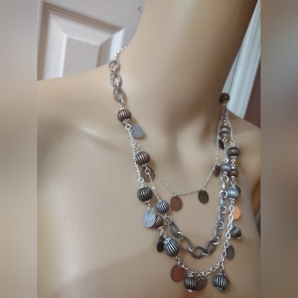 Women's fashion layered necklace - Picture 2 of 5